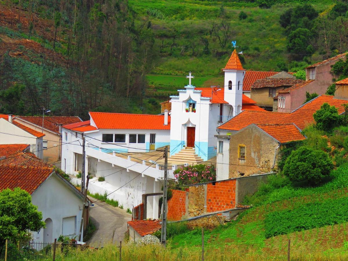 Гостевой дом Casa Eira Do Povo 1 Vale de Colmeias Экстерьер фото